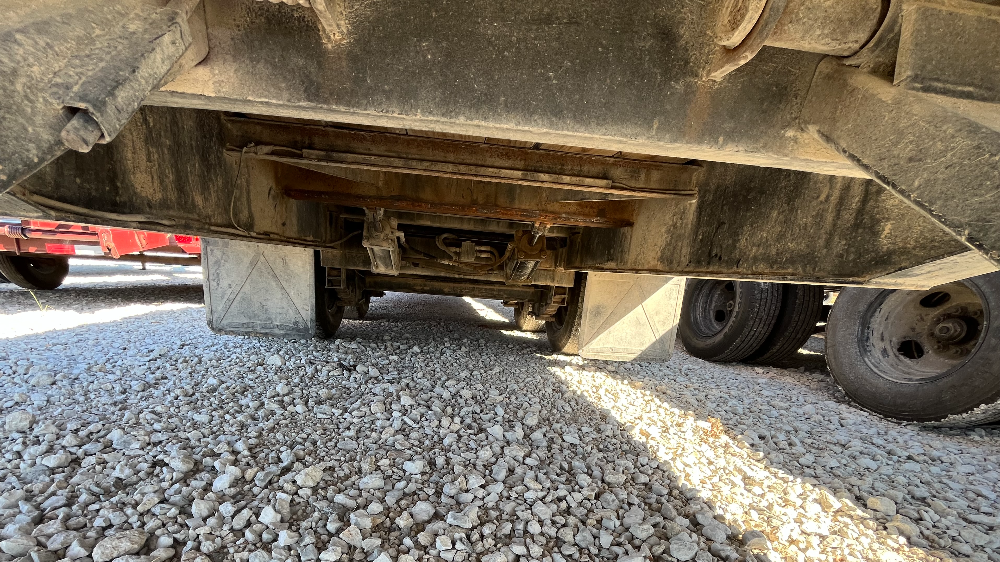 trailer image front