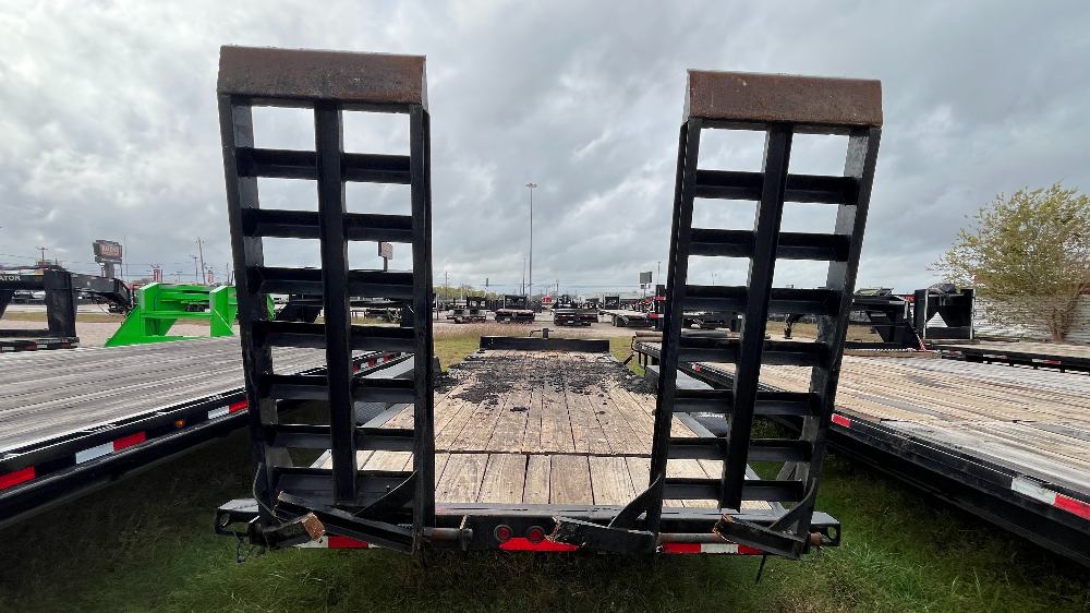 trailer image front